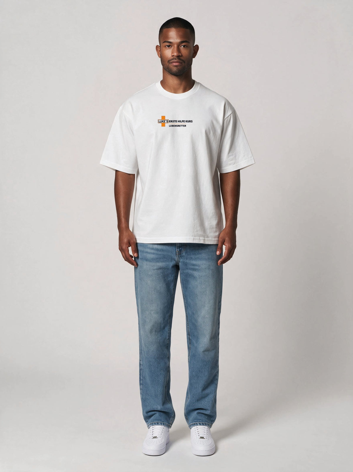 T-Shirt Oversize Rundhals LUKE´S Erste Hilfe Kurs in Weiß, Vorderansicht