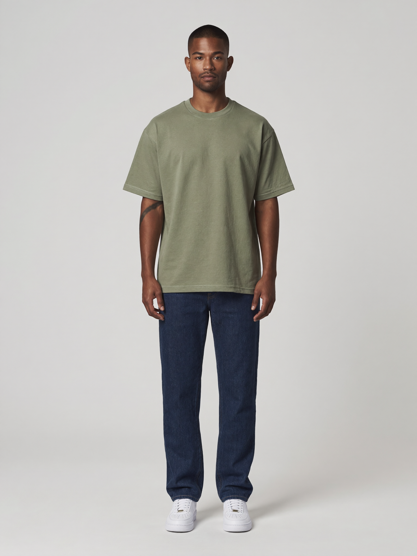 T-Shirt Oversize Ultra Heavy in Oliv, Vorderansicht